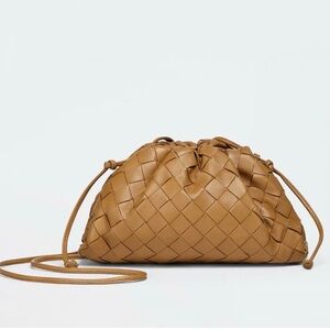 Bottega Veneta Mini Pouch Caramel • Intrecciato Leather • Like New Luxury